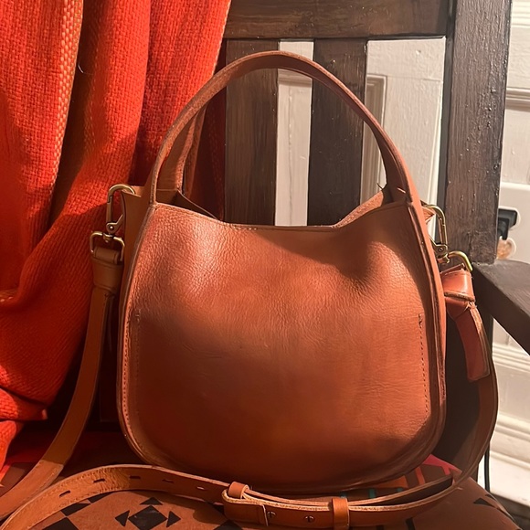 Madewell Handbags - Madewell all leather hobo Handbag